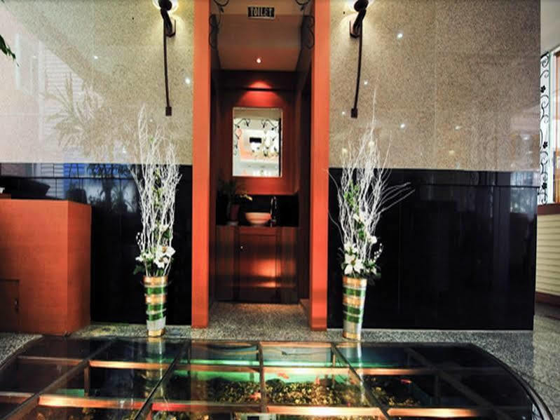 Fiore Hotel Gumi Exterior foto
