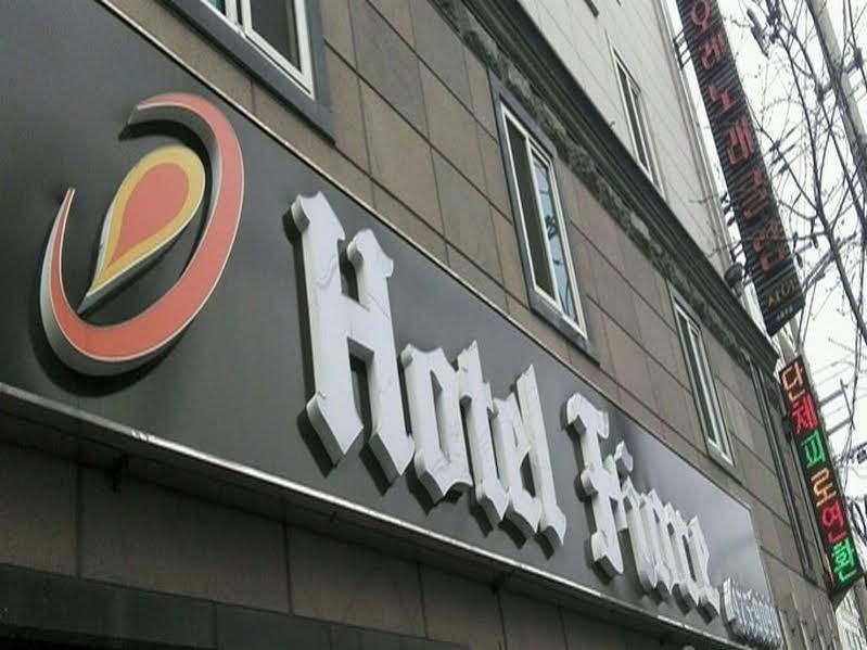 Fiore Hotel Gumi Exterior foto